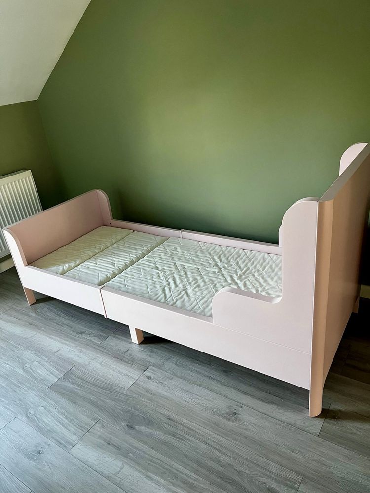 Łóżko i komoda IKEA Busunge dla dziewczynki - stan idealny