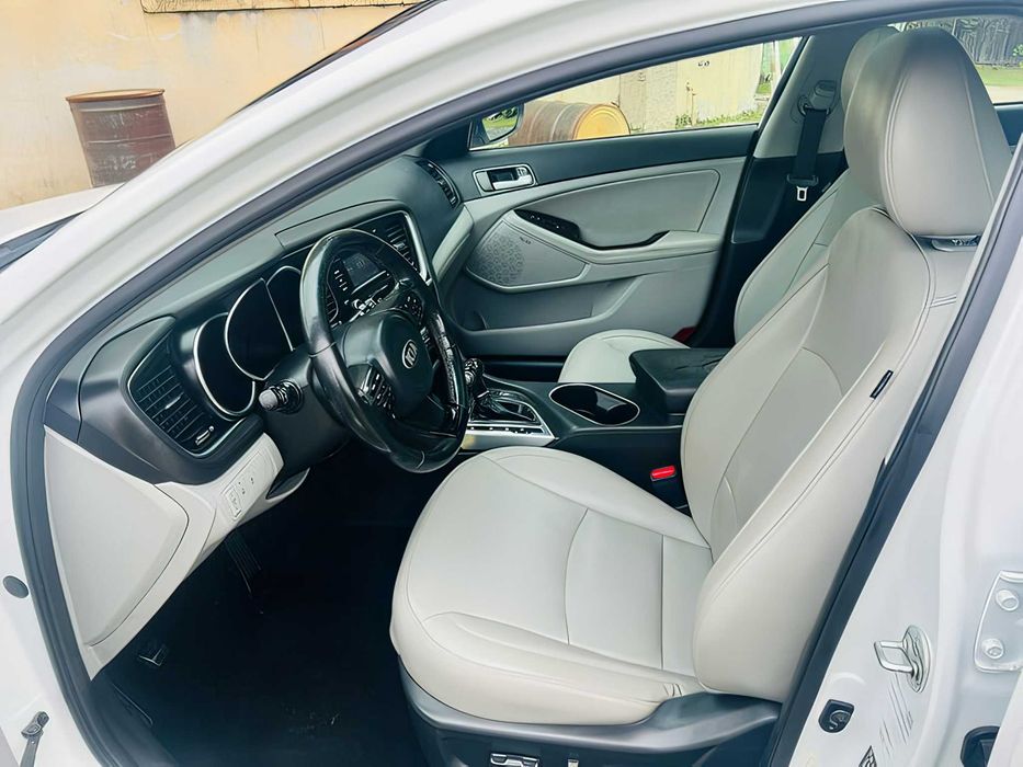 Kia Optima      2015
