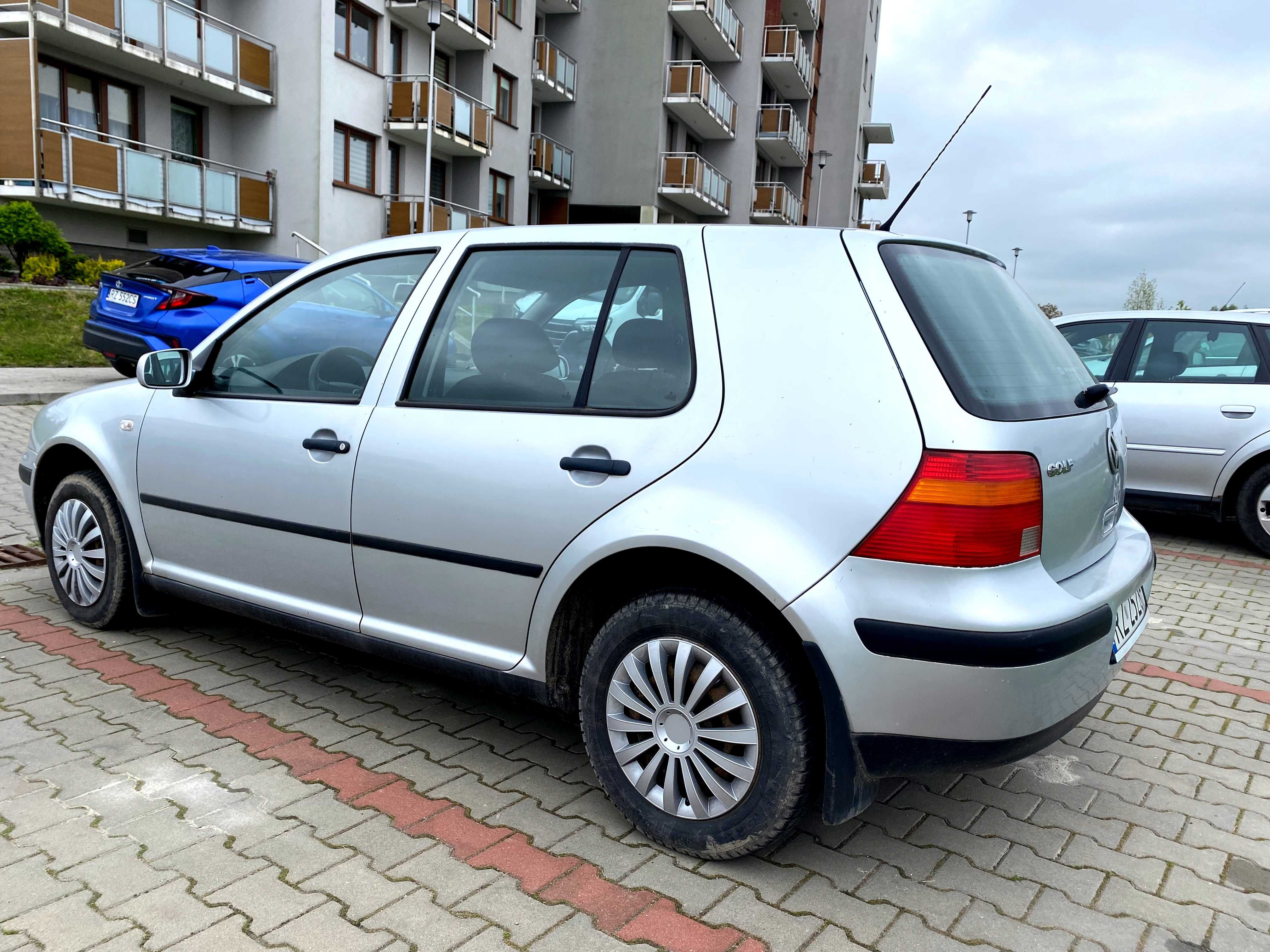 VW Golf IV 4 1.6 benzyna 5 drzwi