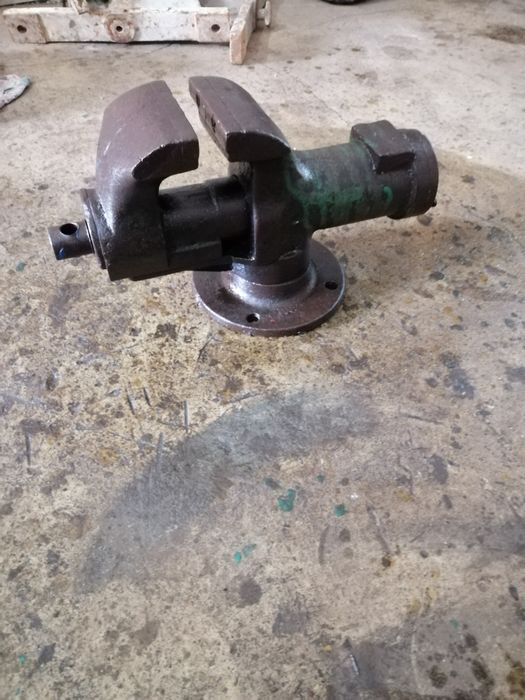 Тиски  поворотные ссср