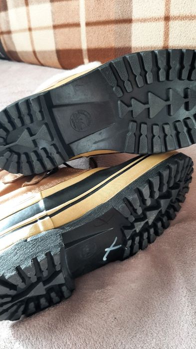 ЗАБРОНЬОВАНІ Продам канадські черевики мисливські