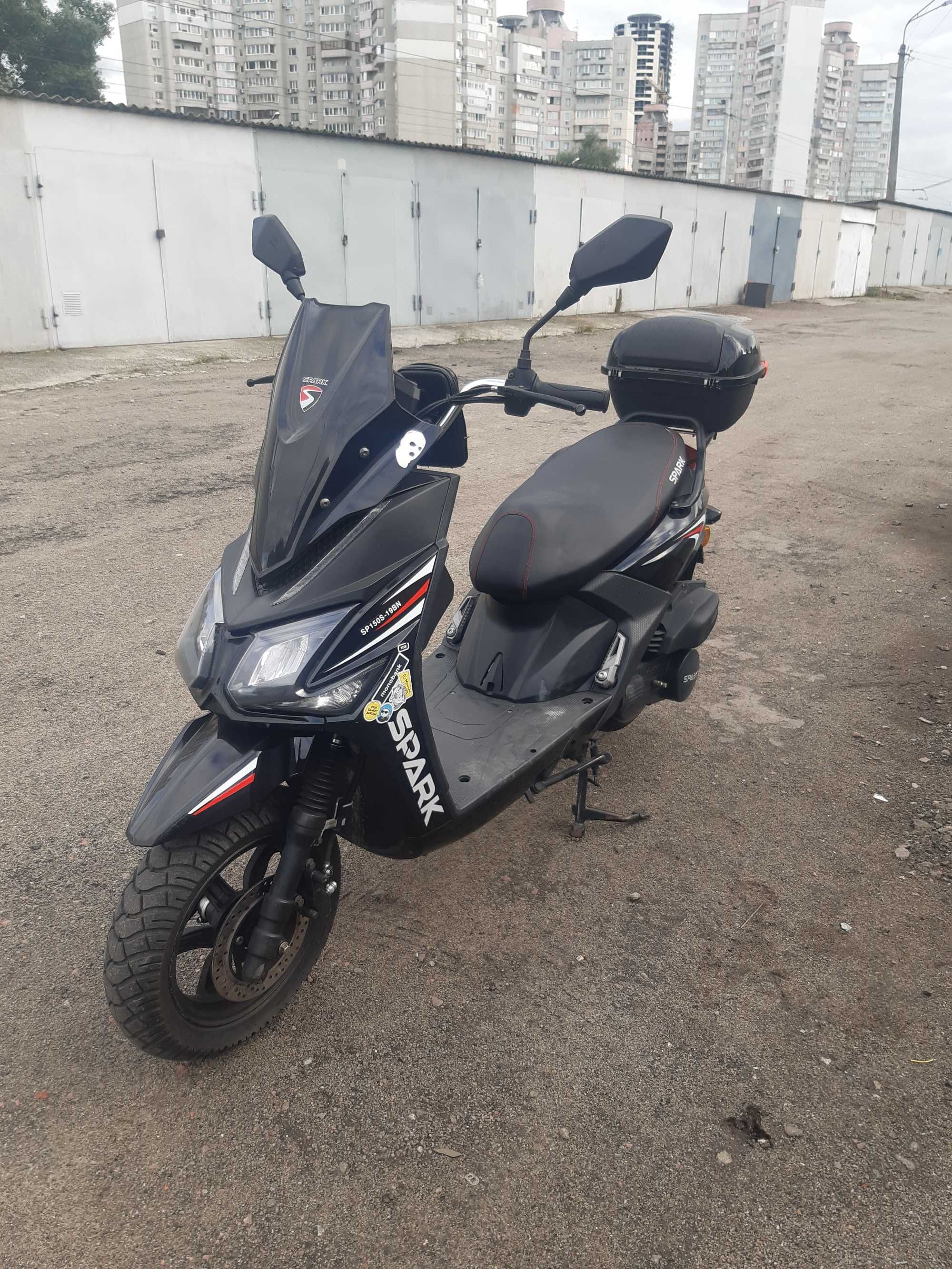 Максі скутер SPARK 150