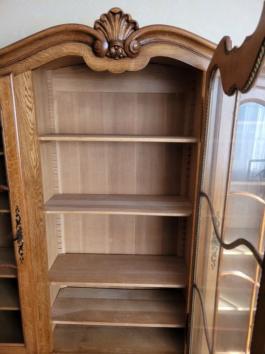 Biblioteczka ludwikowska, na lwich łapach, witryna, szafa, regał