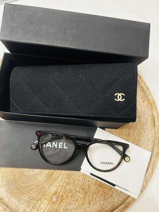Nowa oprawka Chanel