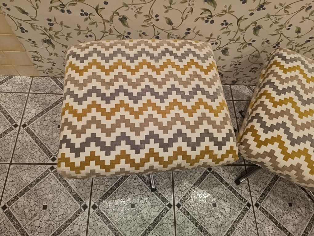 Stołki taborety pufy z lat 60-tych po renowacji vintage design PRL DDR