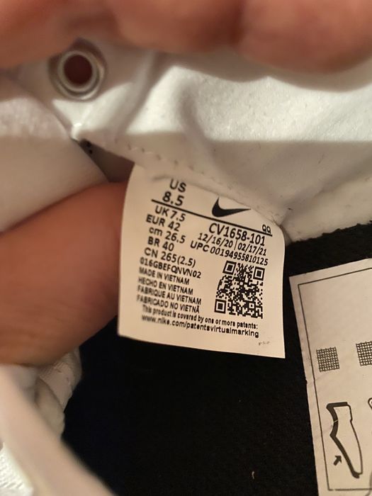 Tenis Nike brancos, numero 42