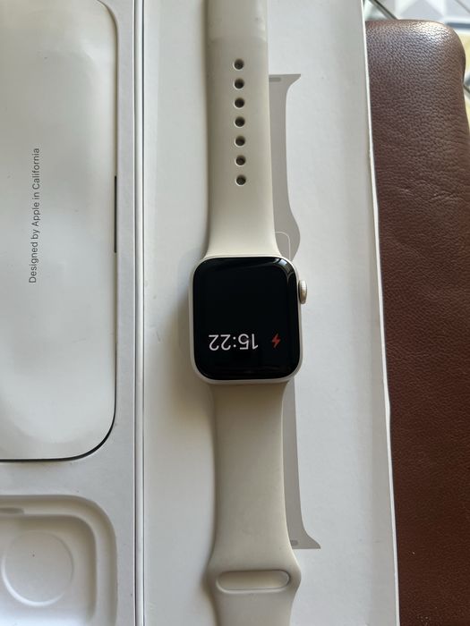 Apple Watch SE ( gen 2 )