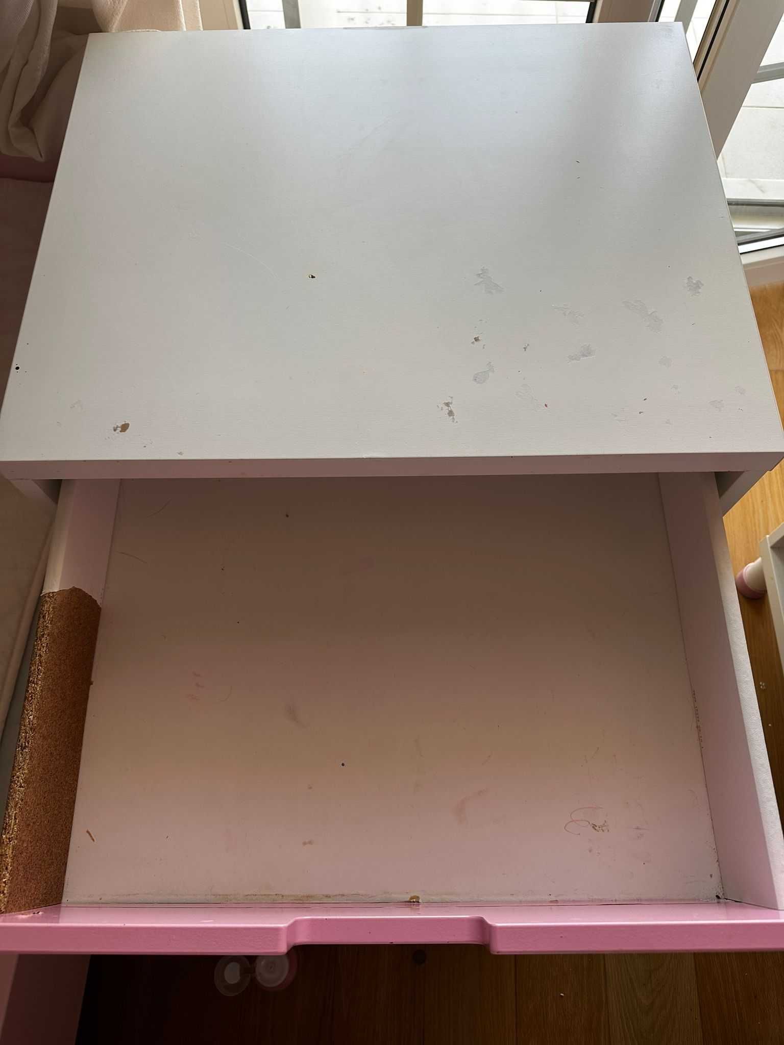 IKEA movél - modelo STUVA, altura 64cm