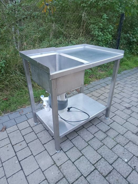 Zlewozmywak gastronomiczny z blatem roboczym i młynkiem