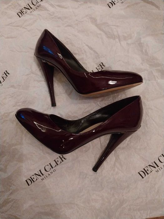 Efektowne szpilki marki Deni Cler