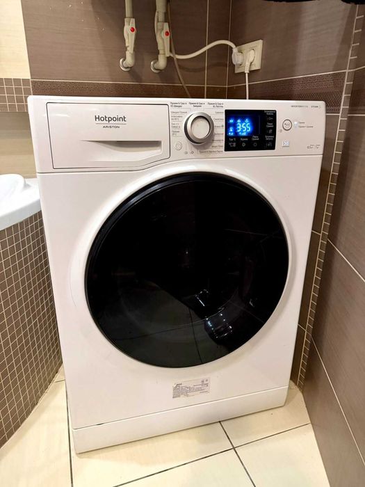 Прально-сушильна машина Hotpoint-Ariston NDB 10570 DA UA бу