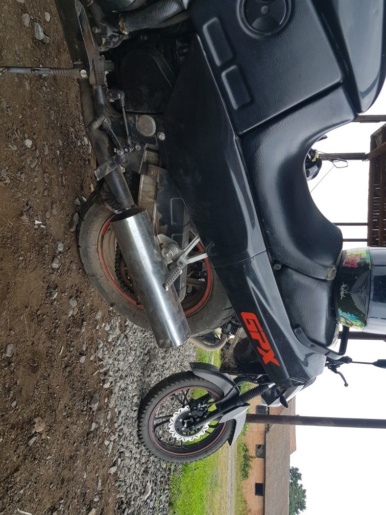 Kawasaki gpx 600r