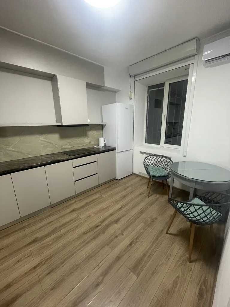Продам 2к квартиру 74 м2 Дмитра Яворницького пр. /Центр