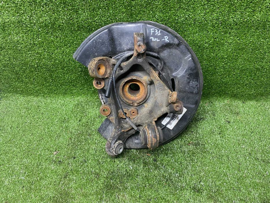 Цапфа кулак поворотний перед-зад  bmw f30 f31 f32 f33 f34 f36 Розборка