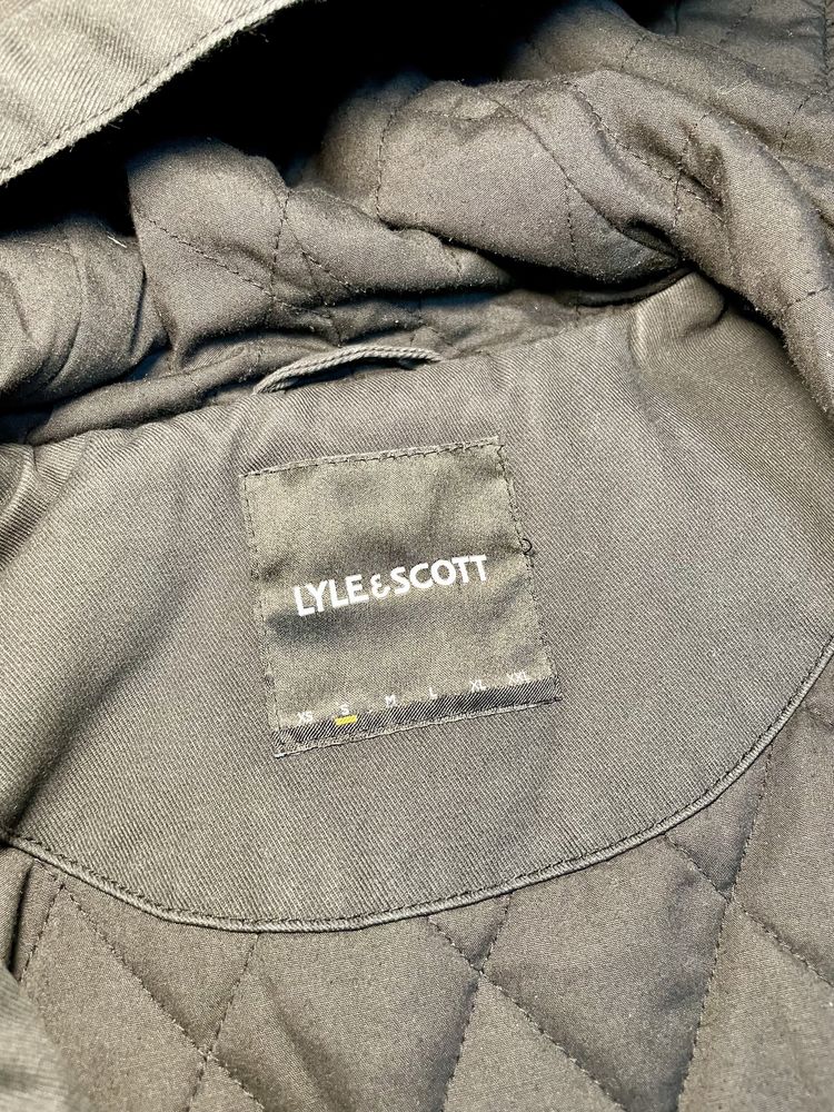 Куртка парка Lyle & Scott чорного кольору розмір S/M