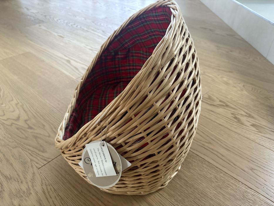 Sprzdam wiklinowy koszyk z miekka poduszeczka jak na zdjeciu