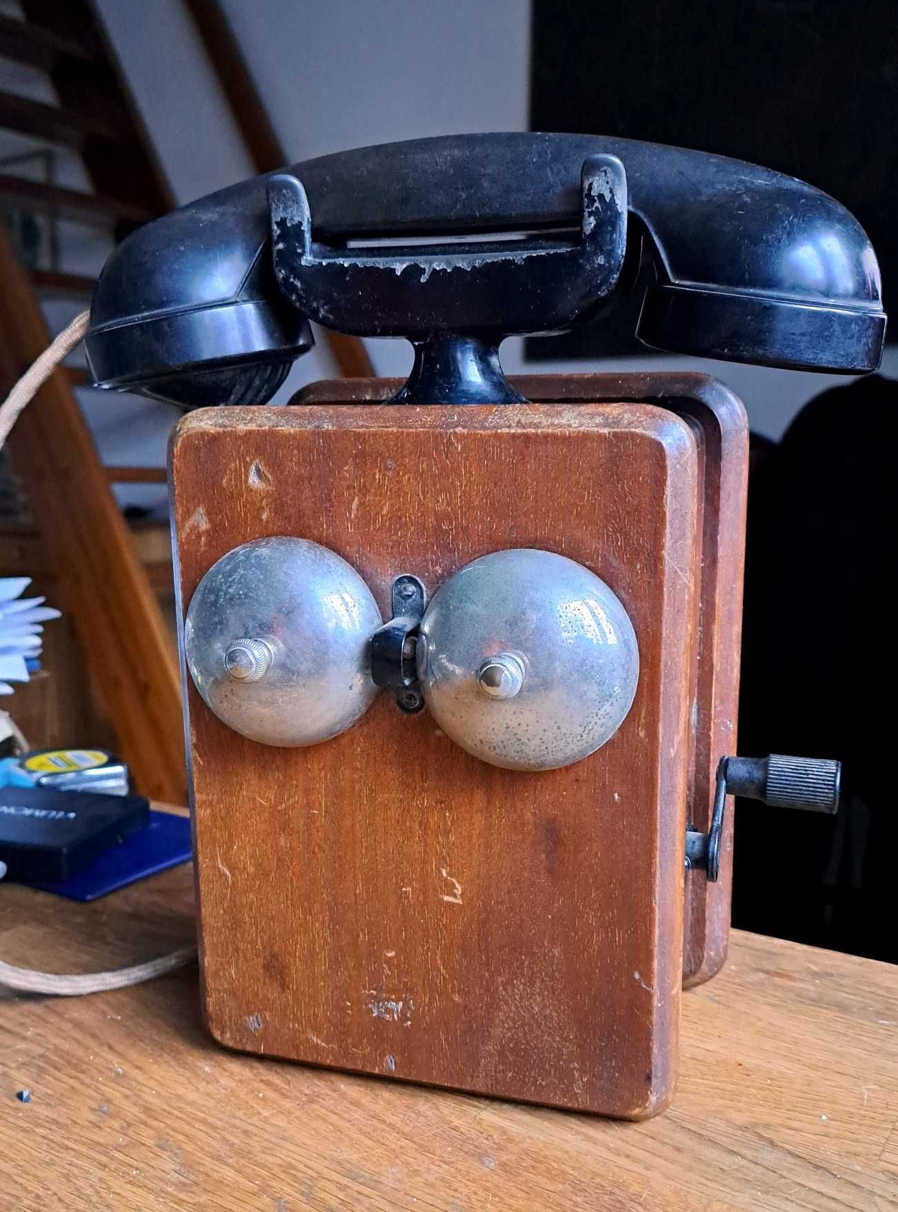 Bell, zabytkowy drewniany telefon ścienny, lata 40.