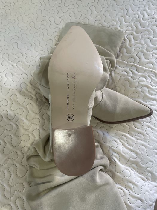 Замшеві чоботи