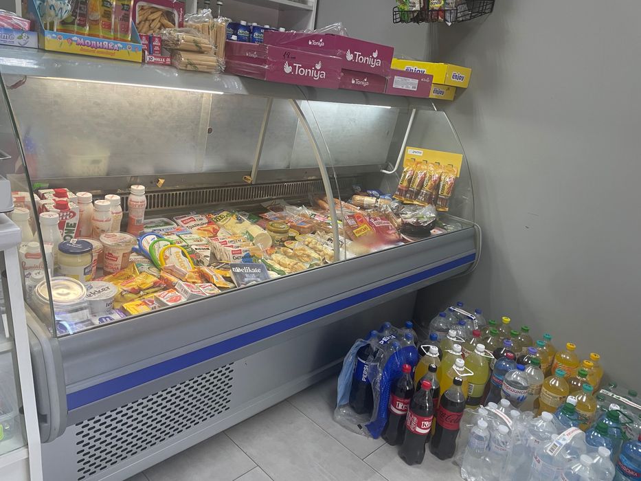 Продам холодильну вітрину