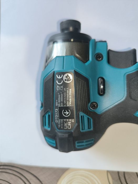 Продам импакт Makita DTD173Z