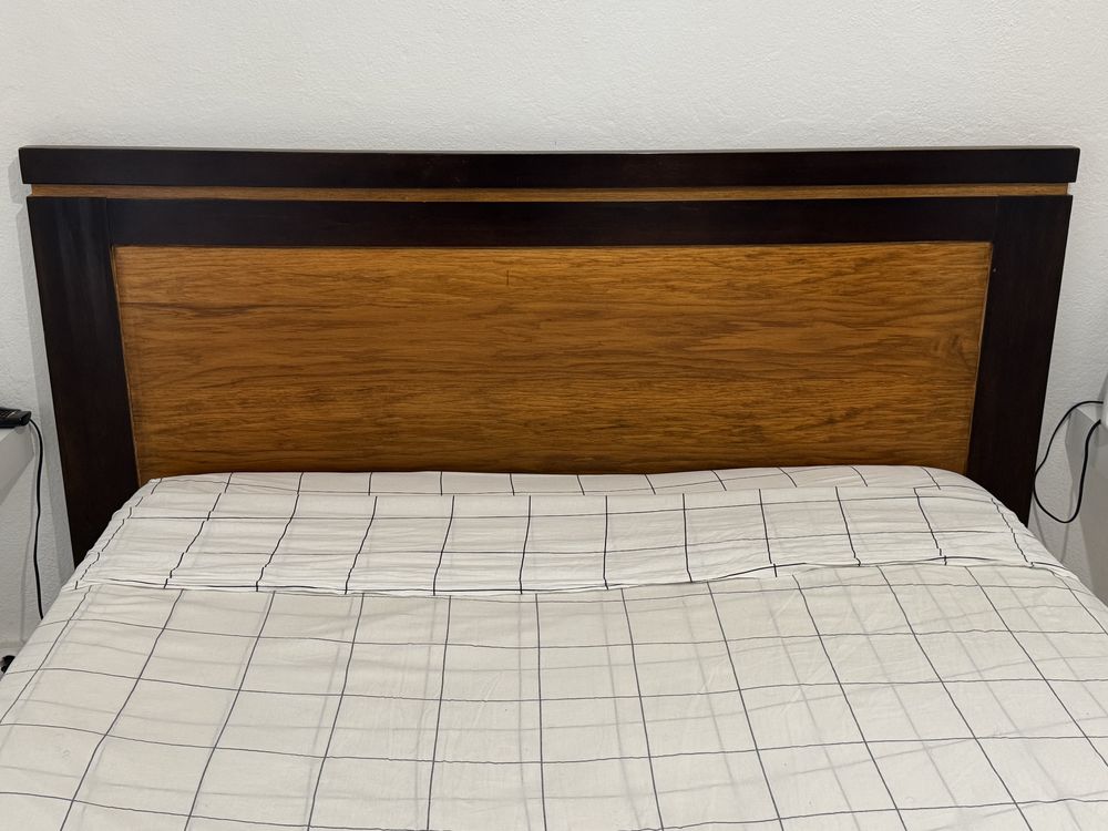 Cama + Estrado + 2 Mesas de cabeceira