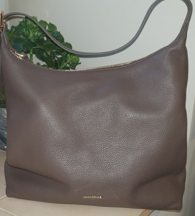 Torebka Coccinelle ze skóry naturalnej brązowa A4