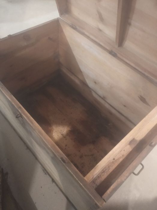 Продам старовинний сундук