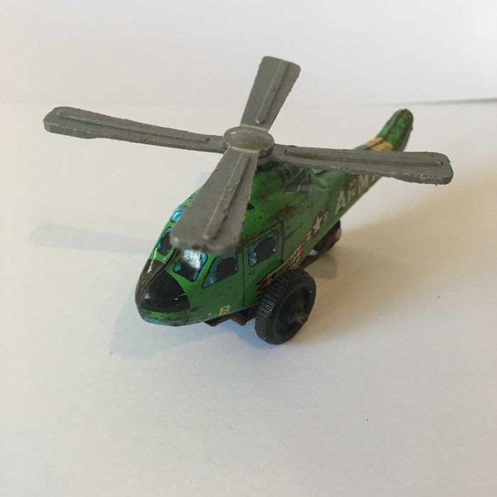 Brinquedo miniatura HELICÓPTERO em chapa com FRICÇÃO - made in Japão