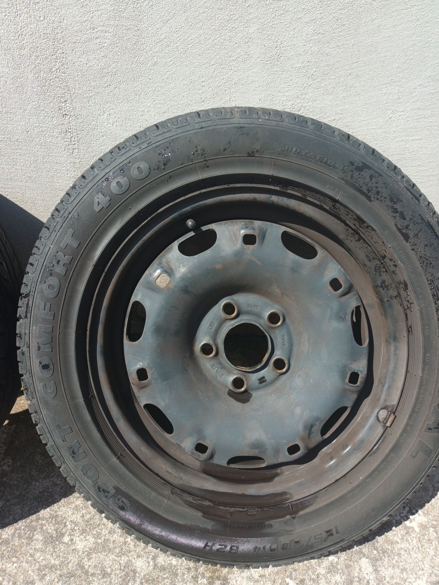 Komplet letnich opon z felgami 185/60 r14