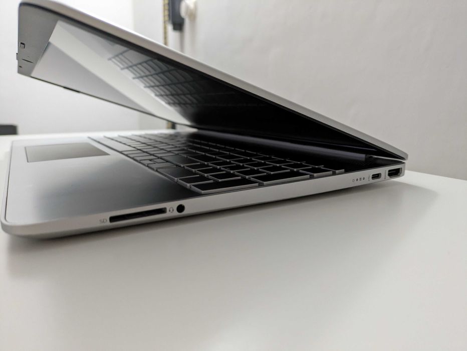 Laptop Ultrabook FHD Jak Nowy Bateria 8h Win 11 16GB DDR4 USB-C SSD