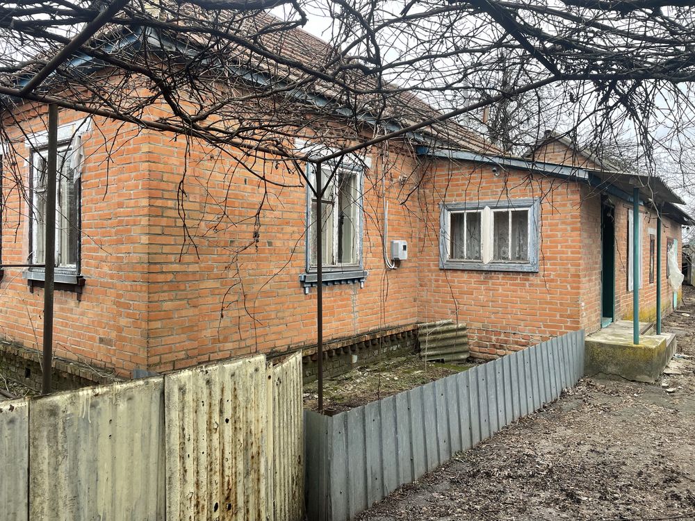 Продаж будинку з великой земельной ділянкою