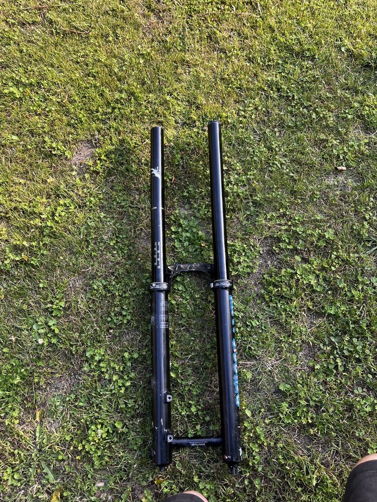 Amortyzator RockShox Boxxer Ultimate 27,5 RC2 200mm