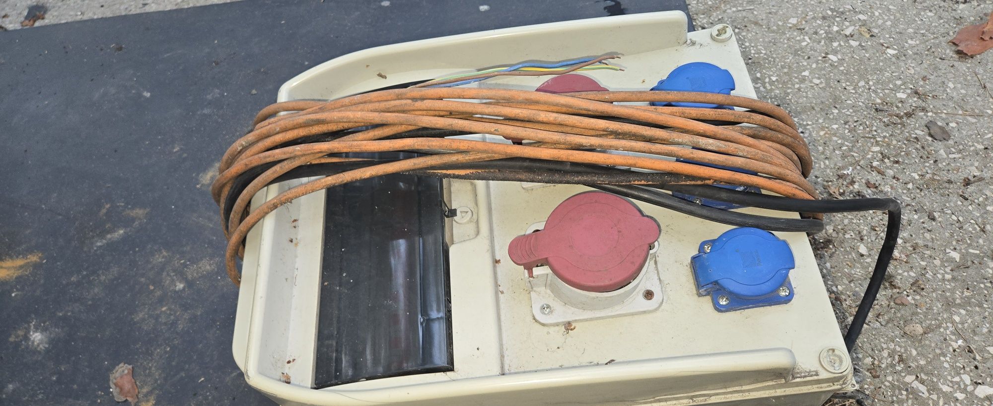 Rozdzielnica elektryczna 16A i 32A 230V X3