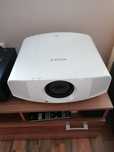 Projektor Sony vpl vw270es.       4K