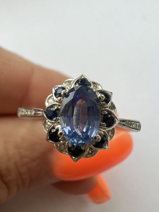 Золотое кольцо р.18 с бриллиантами сапфирами и танзанитом золото 585пр