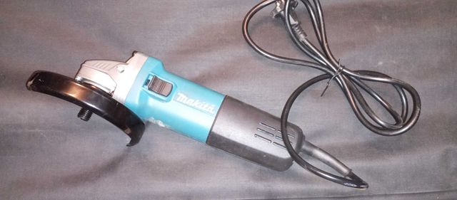 Болгарка Makita GA5030