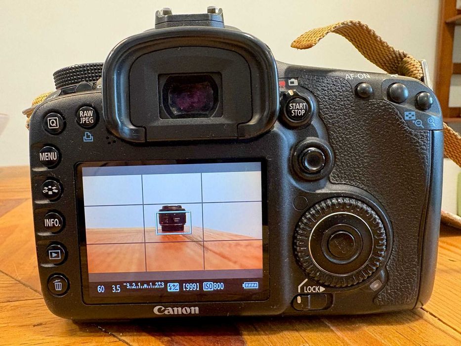 Canon EOS 7D + EF 50mm 1.8 + EFS 18-135mm + EF 55-200mm