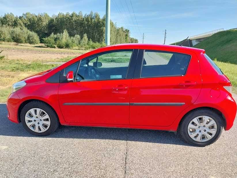 Toyota Yaris w bardzo dobrym stanie technicznym z  przebiegiem 65 tys