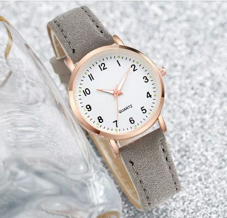 Komplet biżuterii plus zegarek ze skórzanym paskiem