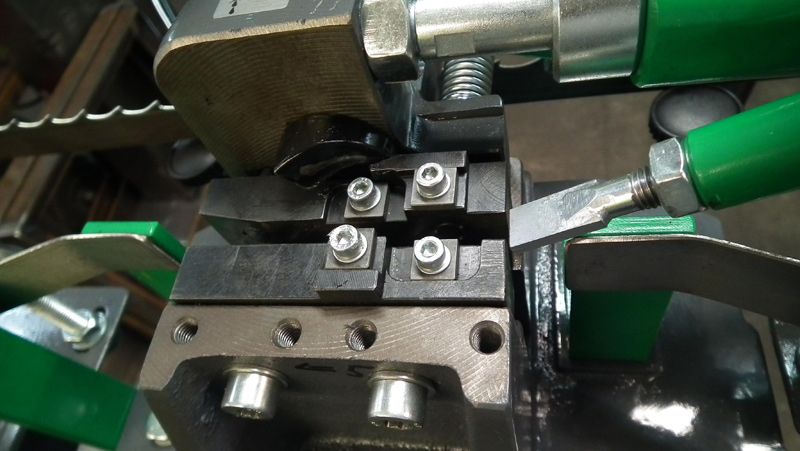 напівавтомат для разведення зубів стрічкових пилок RWS (Дроздовського)
