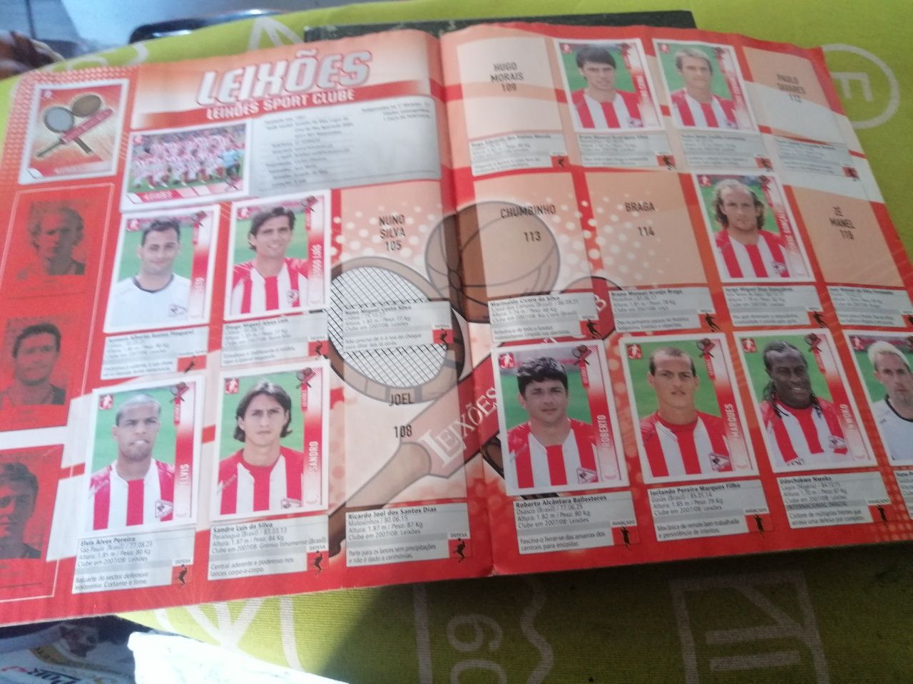 Caderneta de cromos de futebol