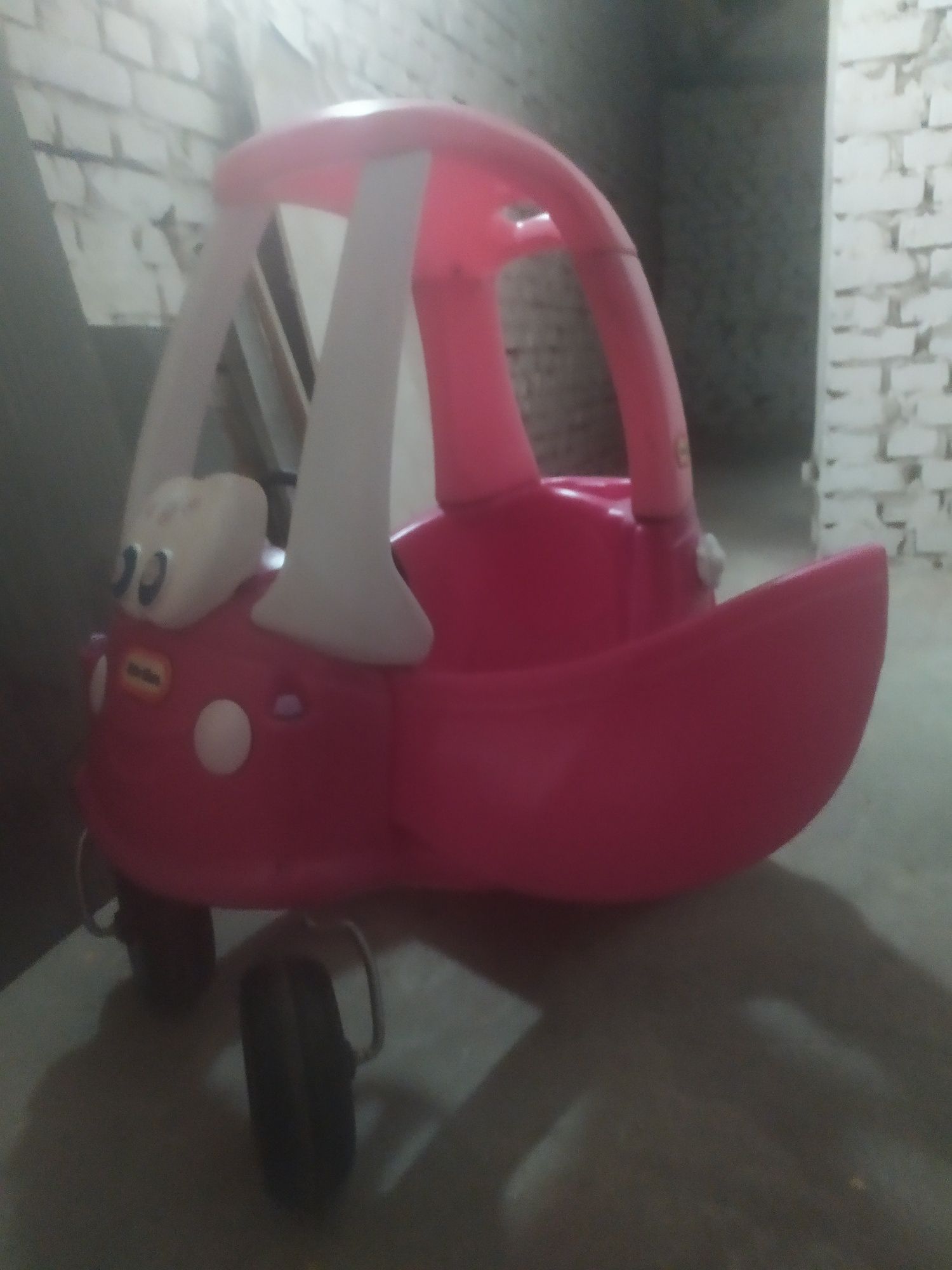 Jeździk, pchacz, auto cozy coupe little tikes