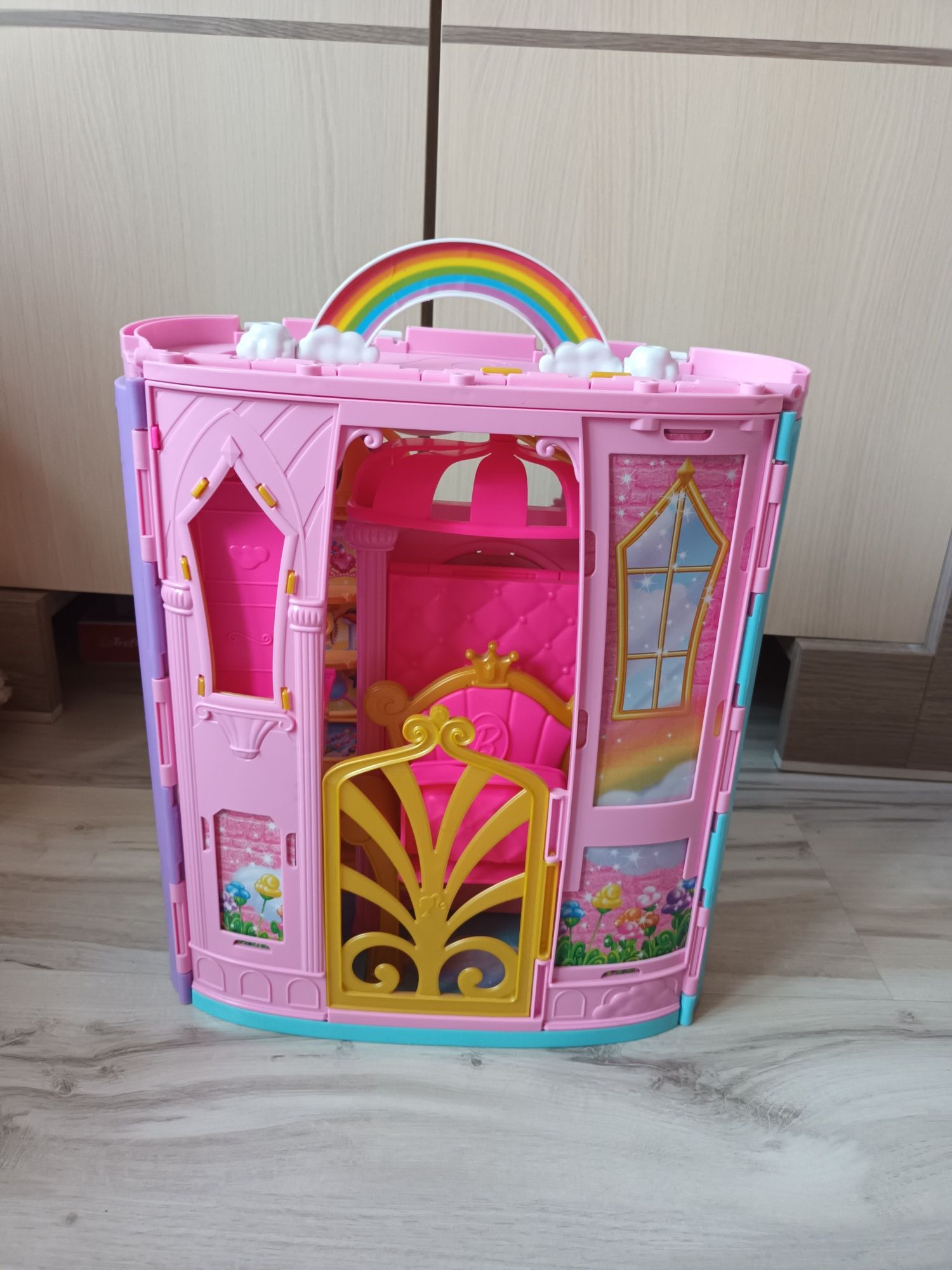 Zamek Barbie Dreamtopia Tęczowy z akcesoriami