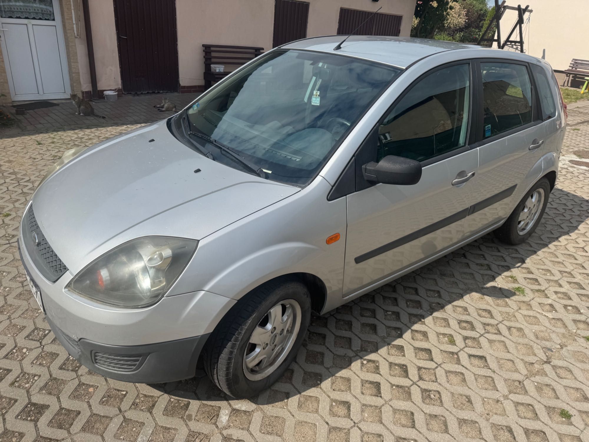 Ford fiesta 2008 z klimatyzacja mały przebieg
