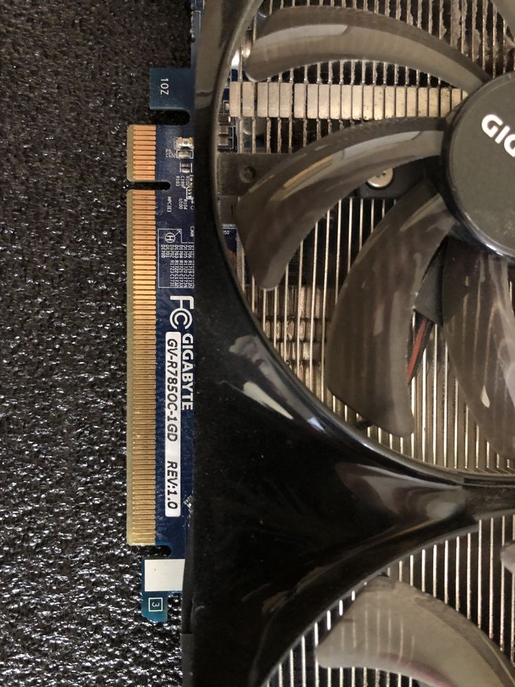 Gigabyte AMD Radeon HD7850 1Gb Windforce GV-R7850C-1GD