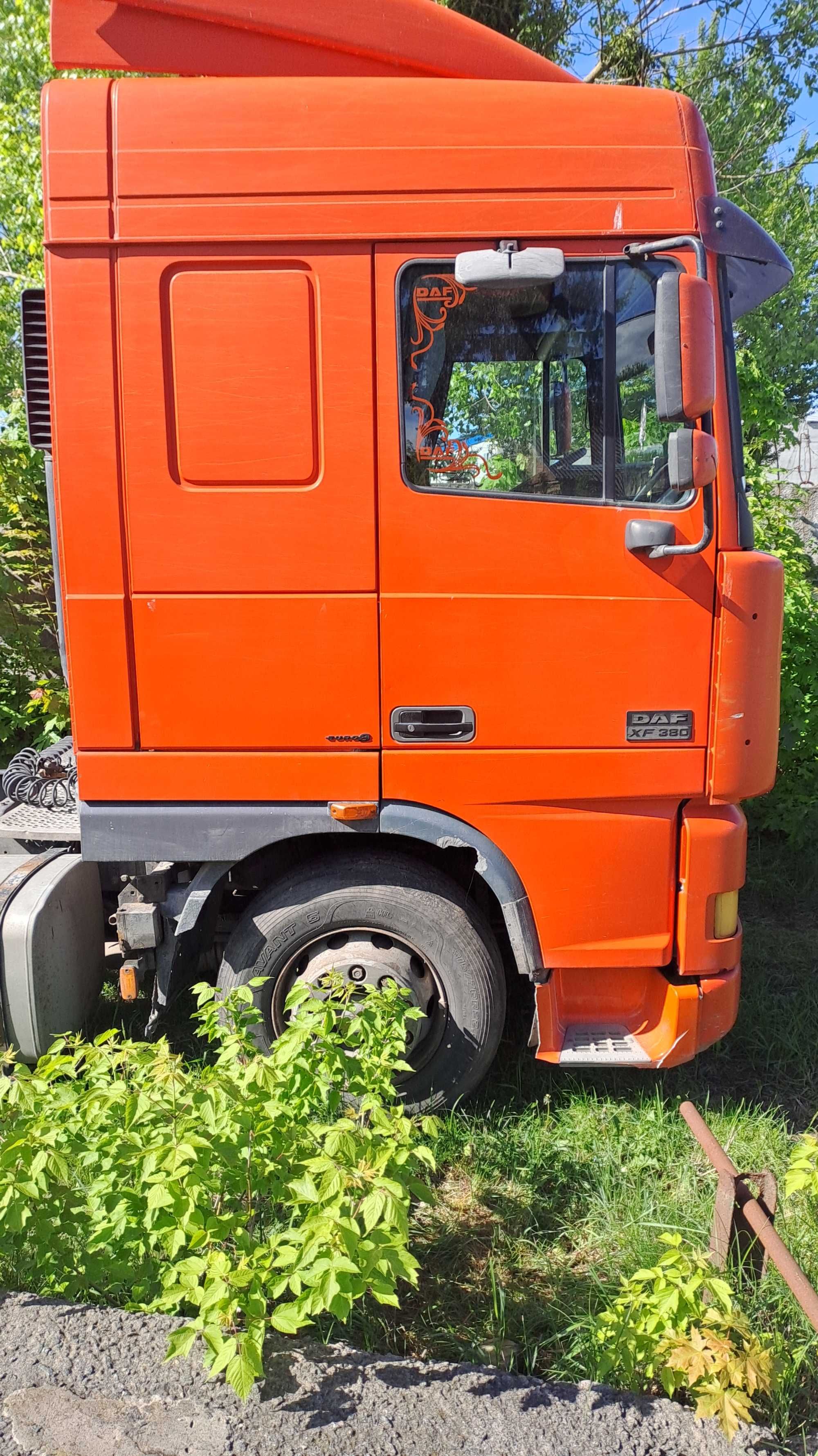 Тягач DAF XF 95 380