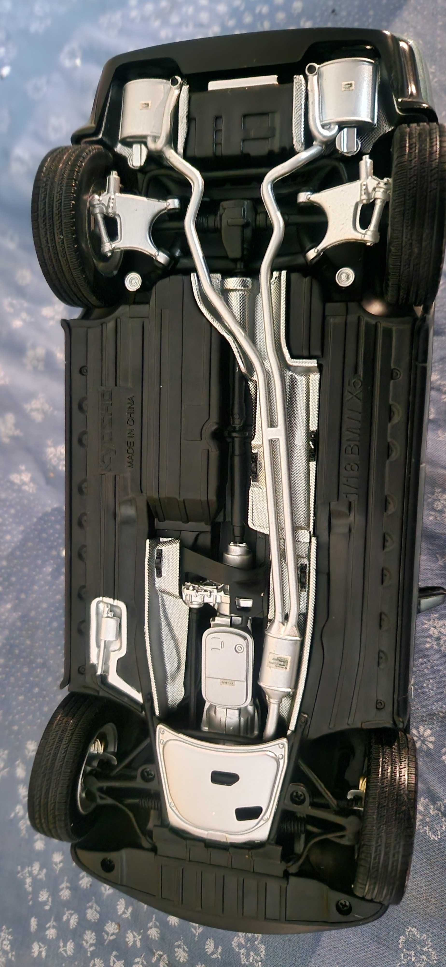 BMW X5 3.0D KYOSHO 1/18 likwidacja kolekcji