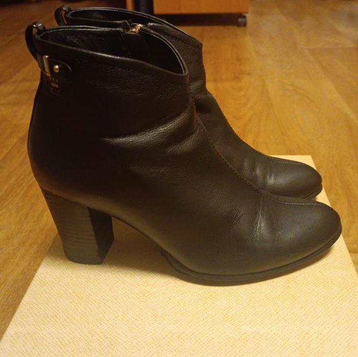 Жіночі шкіряні демисезонні черевики