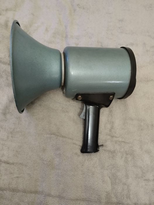 Гучномовець, мегафон