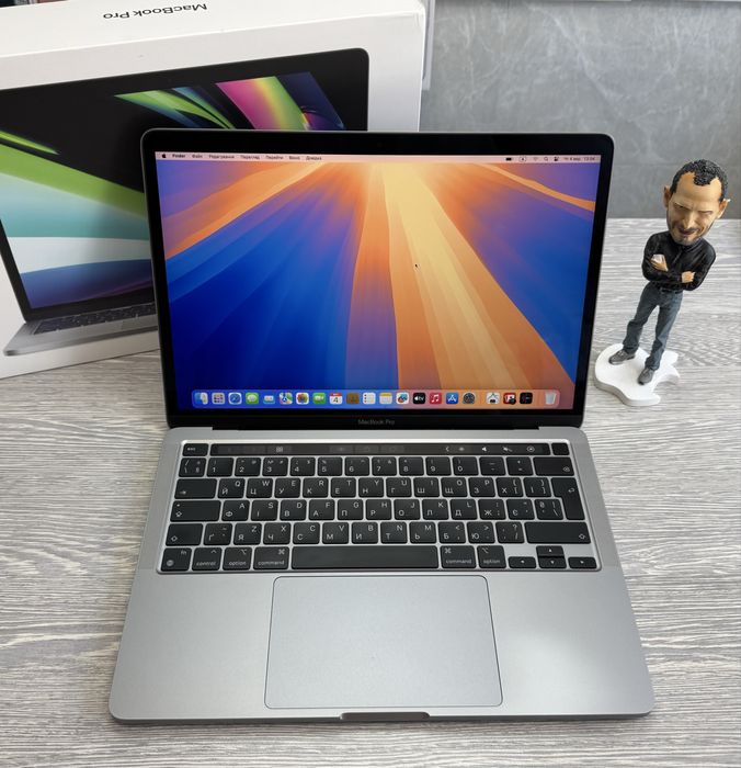 MacBook Pro 13  M2 / RAM 8 / SSD 256 GB / 2022 / Touch Bar
